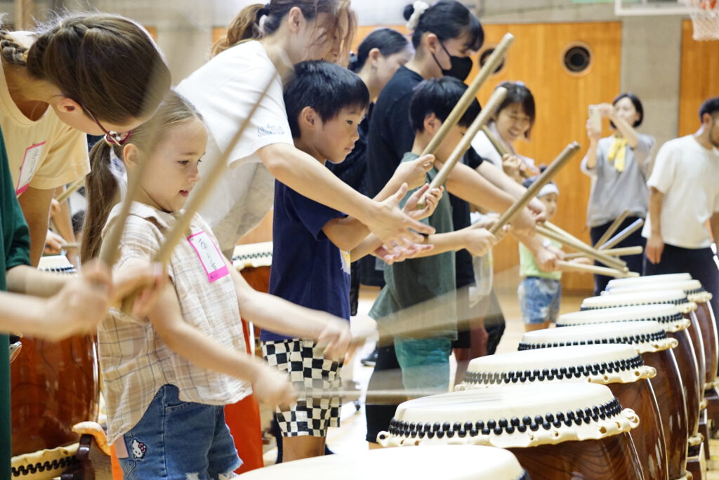 F-4｜親子で和太鼓。 重なり、 広がる音と動きの 演奏体験！